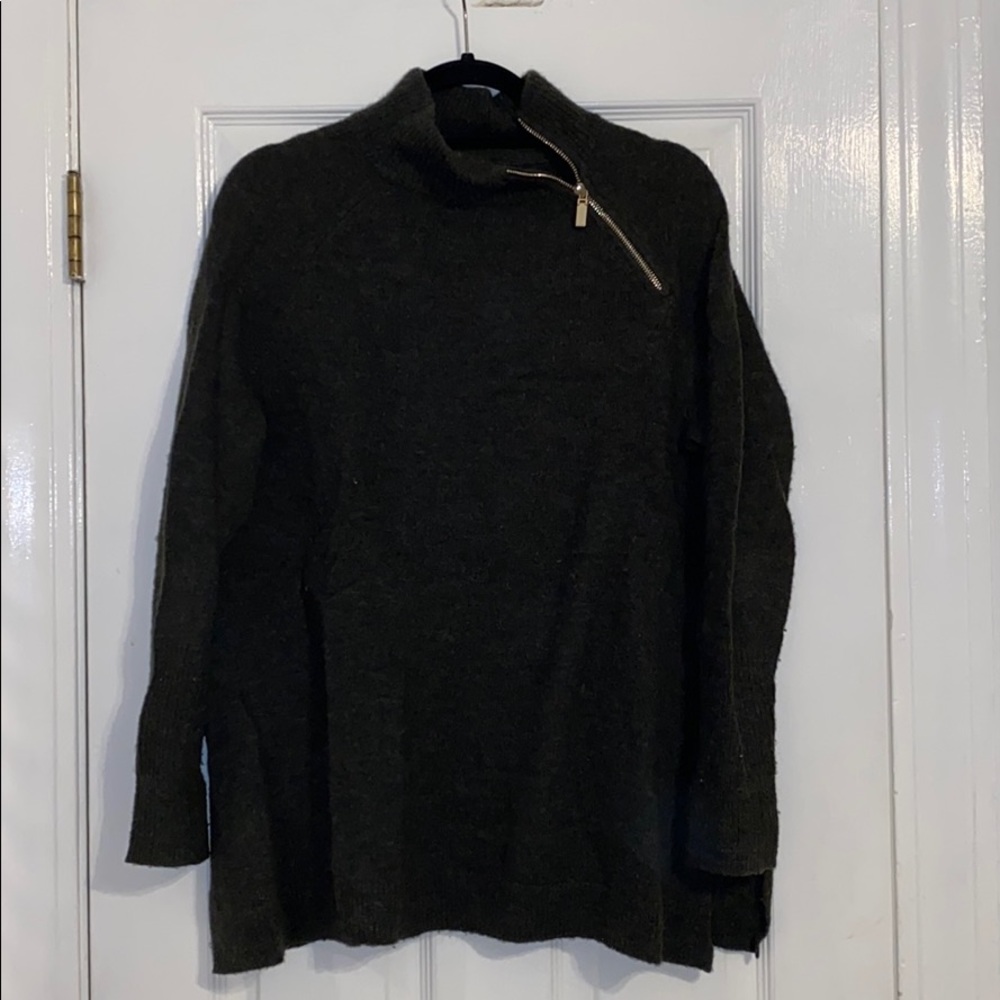 Vineyard vines sweater